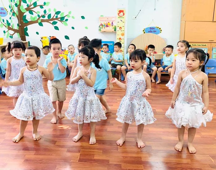 Hình ảnh khuôn viên xanh mát tại Trường Mẫu Giáo Hoa Hồng