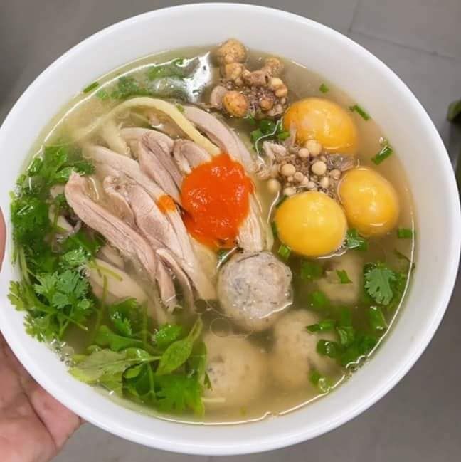 Phở Gà HBO - Tô phở trộn đầy màu sắc