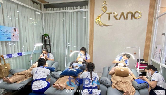 Trang Nail Care & Beauty - Đế chế nối mi Quận 7