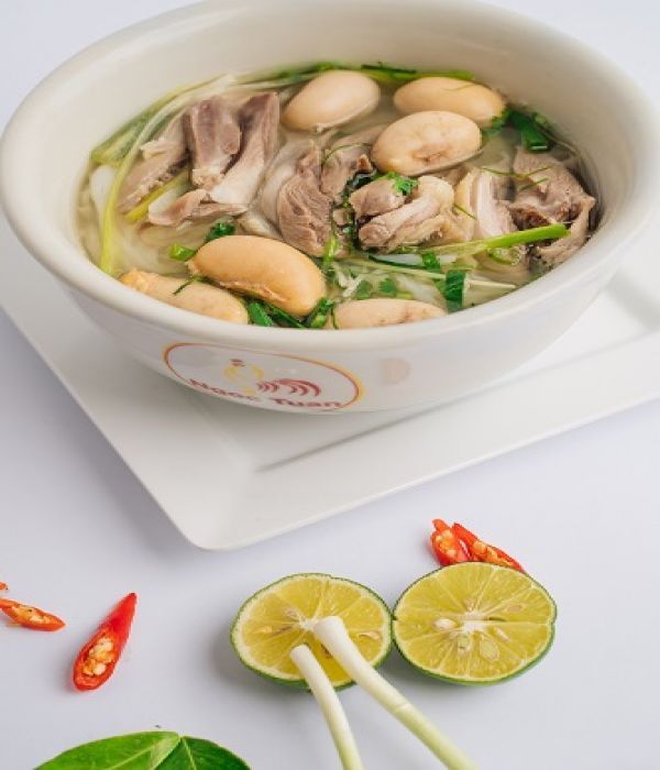 Phở Gà Ngọc Tuấn - Không gian ẩm thực sang trọng