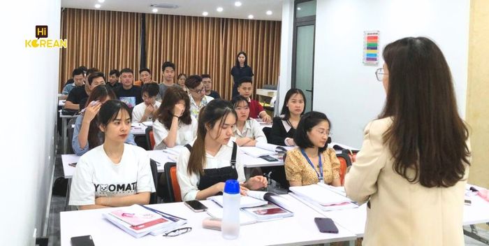 Không gian học tập hiện đại tại Hi Korean (Ảnh 2)