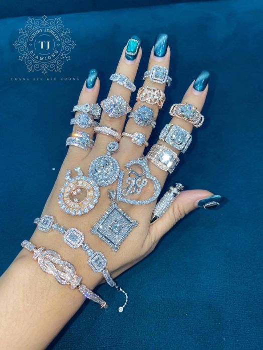 Bộ sưu tập trang sức ấn tượng tại TJ Luxury Jewelry & Diamond