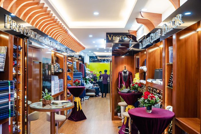 Không gian sáng tạo và bộ sưu tập vest đẳng cấp tại Veston Minh Chau