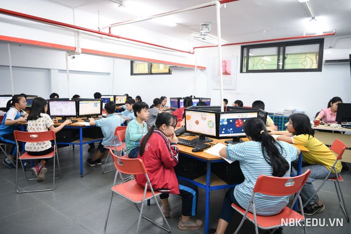 Hình ảnh Trường Nguyễn Bỉnh Khiêm - Góc nhìn chân thực về lớp học tiêu chuẩn 30 học sinh với trang thiết bị hiện đại