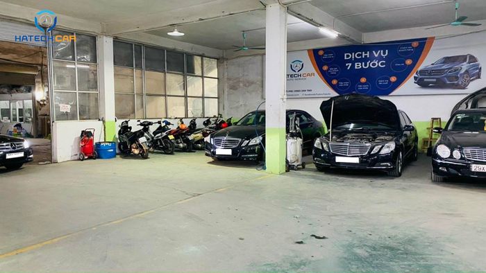 Hatech Auto - Khu vực sửa chữa cao cấp
