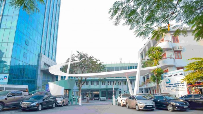 Trường THPT Anhxtanh Hanoi ảnh 1 - Hình ảnh minh họa về môi trường học tập năng động.