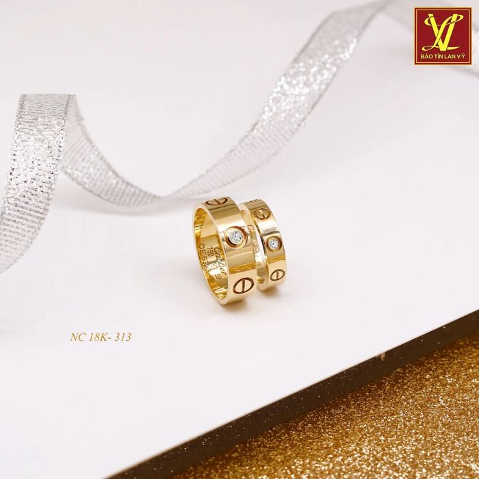 Hình ảnh không gian trưng bày sang trọng tại Bảo Tín Lan Vỹ