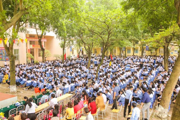 Trường THPT Tiền Phong - Hình ảnh 2