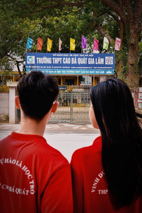 Khuôn viên xanh mát với kiến trúc cổ kính của THPT Cao Bá Quát Gia Lâm