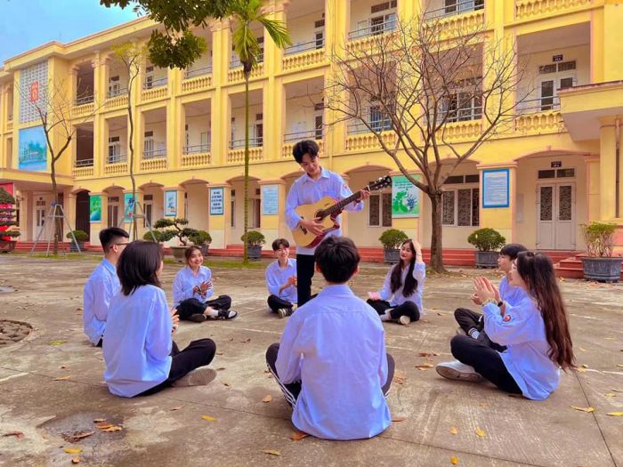 Trường THPT Quang Minh - Hình ảnh 2