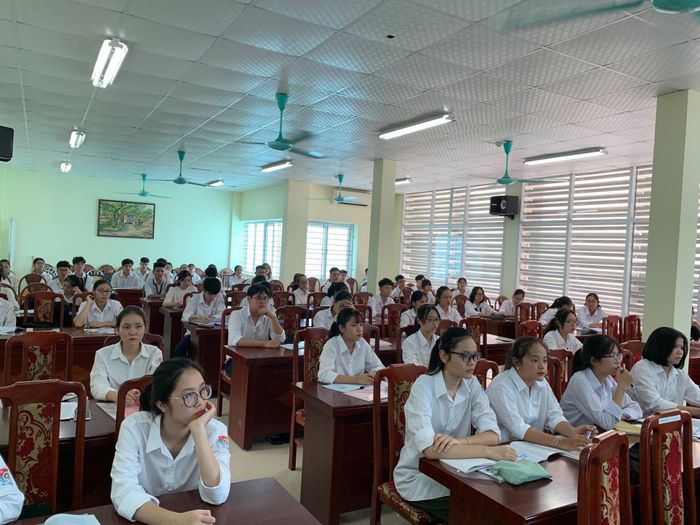 Tuyển tập hình ảnh ấn tượng về Trường THPT Sơn Tây - Phần 1
