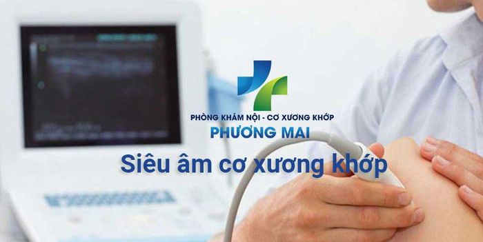 Hình ảnh đội ngũ y bác sĩ Phòng khám Phương Mai đang thăm khám