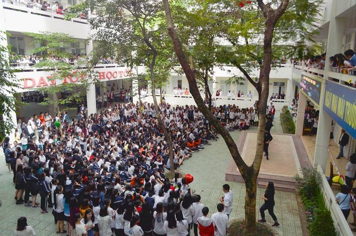 THPT Chuyên Ngoại ngữ hình ảnh 1