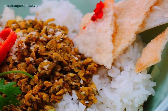 Những món ăn Huế được trình bày tinh tế tại Nhà hàng Món Huế