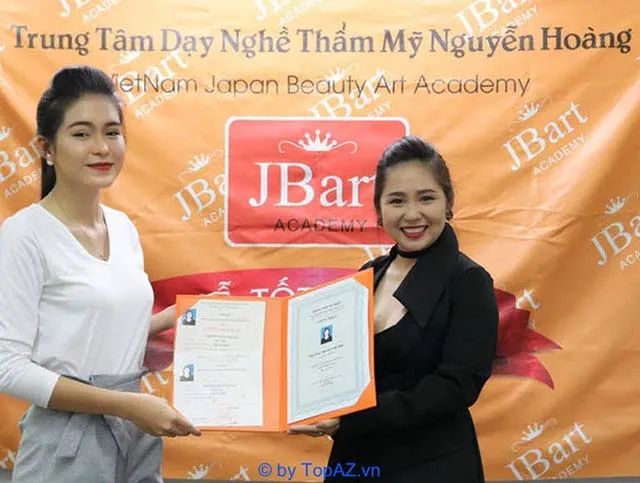 JB Art Academy - Nguyễn Hoàng - Hành trình 10 năm kiến tạo những chuyên gia make-up tài năng