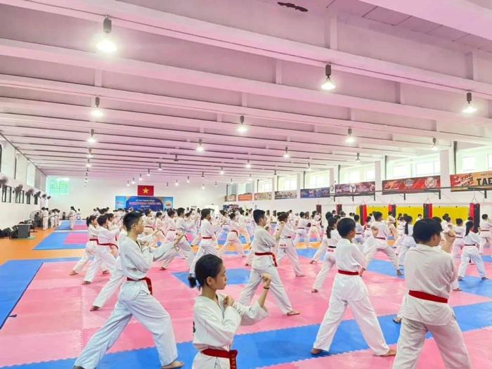 Hình ảnh phòng tập hiện đại tại CLB Taekwondo Đống Đa