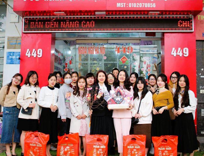 Hình ảnh đội ngũ biên phiên dịch chuyên nghiệp Dịch Thuật 24h