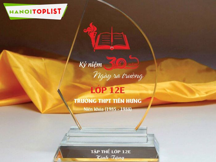 y-tuong-vang-dia-chi-lam-ky-niem-chuong-thuy-tinh-ha-noi-Mytour
