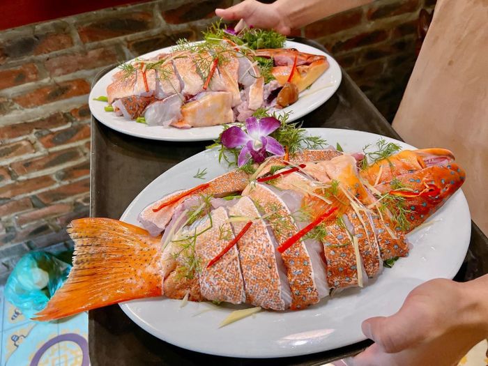 Không gian ấm cúng và sang trọng tại nhà hàng Mỹ Hạnh