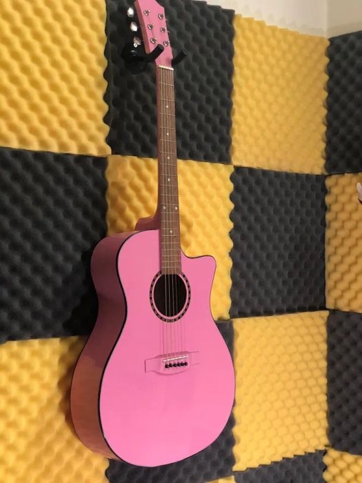 Bộ sưu tập ukulele đa dạng tại Guitar Hà Nội