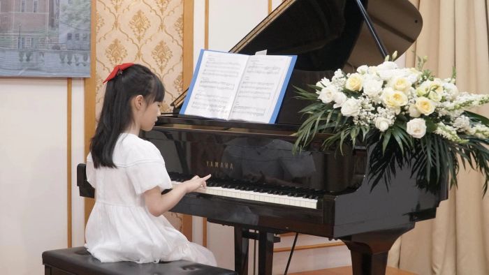 Hình ảnh học viên biểu diễn tại Trung Tâm Music Talent