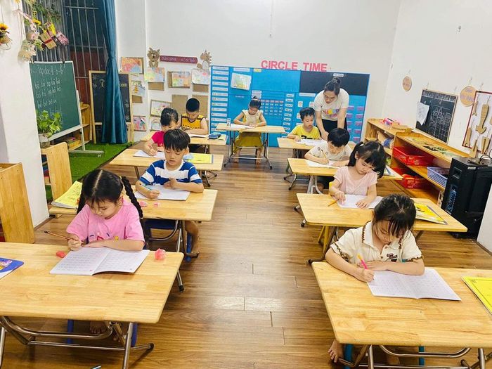 Khoảnh khắc học tập tại Luyện Chữ Đẹp Minh Thu - Hình ảnh số 3