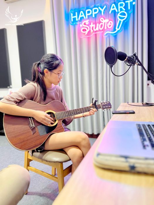 Hoạt động giảng dạy đầy cảm hứng tại Happy Art School