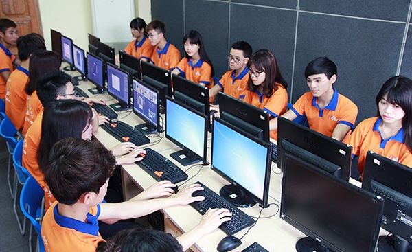 Viện Công Nghệ Thông Tin ITPlus - Hình ảnh chân thực về môi trường học tập năng động và chuyên nghiệp