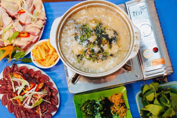 Hình ảnh món vịt cỏ thơm ngon đặc trưng tại Hạnh Béo