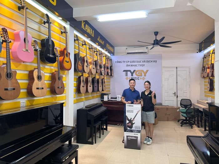 Không gian trưng bày đa dạng nhạc cụ tại TYGY Music