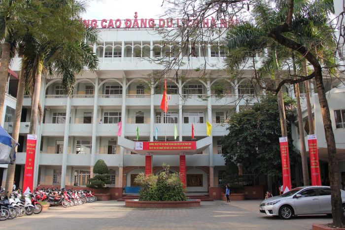 Khuôn viên xanh mát của Trường Cao đẳng Du lịch Hà Nội