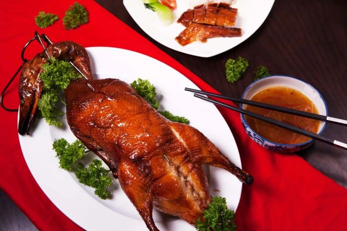 Hình ảnh không gian Cha Chaan Teng đậm chất Hồng Kông tại Luk Chew