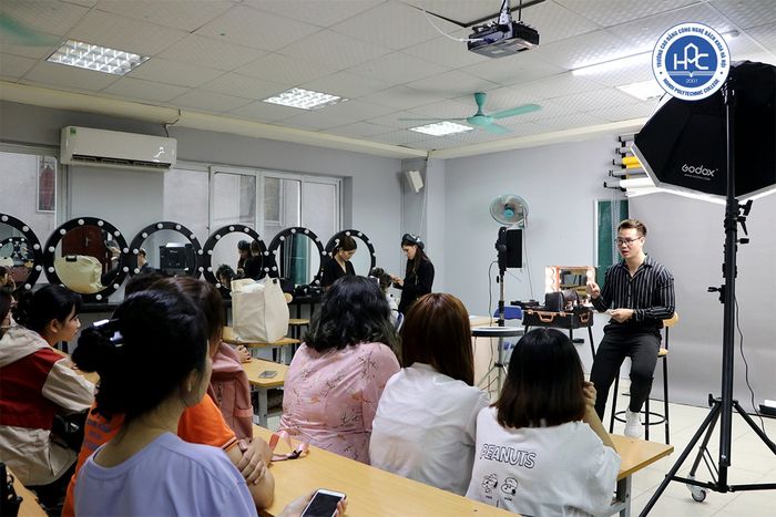 Hình ảnh không gian đào tạo hiện đại tại Cao đẳng Công nghệ Bách khoa Hà Nội