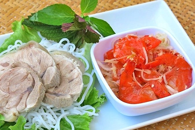 Top 10 đặc sản quà Huế - Tôm chua thương hiệu Cô Ri nức tiếng
