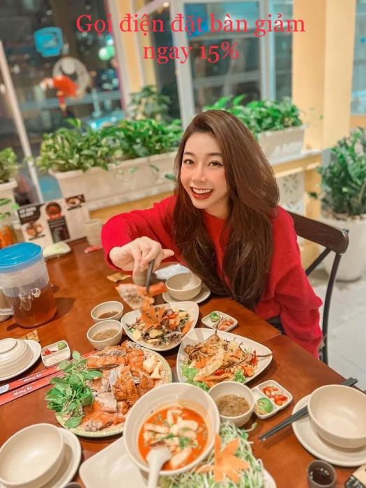 Hình ảnh vịt quay vàng ruộm đặc trưng tại Hoàng Ký