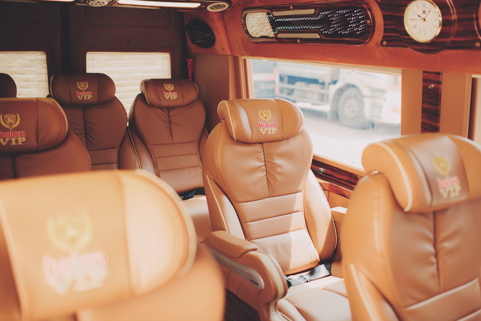 Hình ảnh đội xe Ford hiện đại của nhà xe Hà Lan