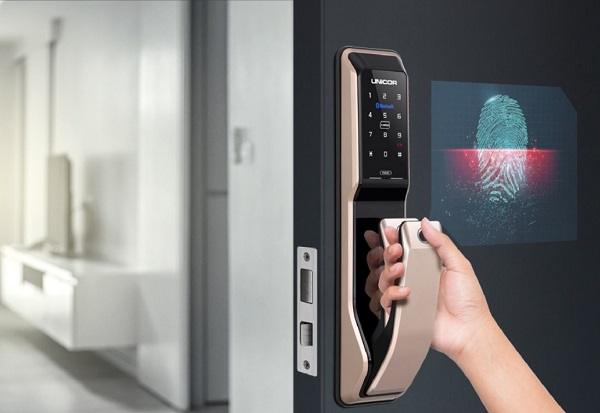 Hình ảnh thực tế khóa cửa thông minh Anylock - Thiết kế sang trọng, bảo mật tối ưu