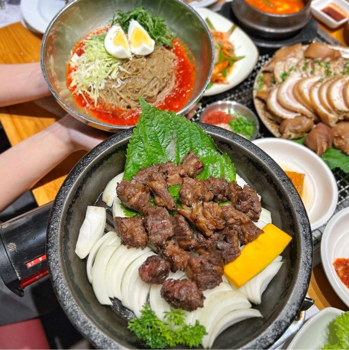 Baek Jae Won - Nhà hàng thịt nướng Hàn Quốc ảnh 2 - Khung hình sống động về không gian ẩm thực sang trọng, nơi từng chi tiết đều toát lên tinh thần Hàn Quốc đích thực.