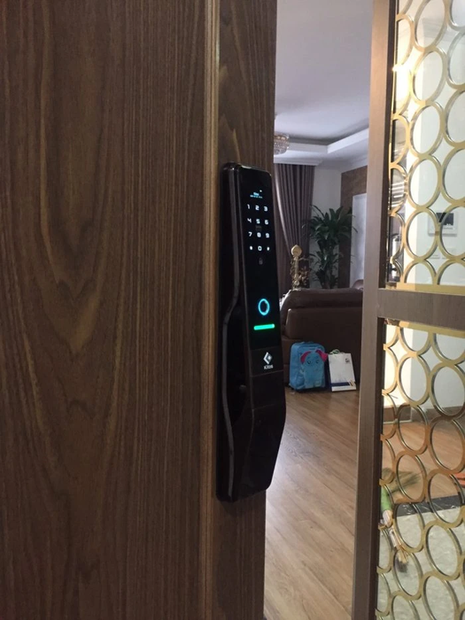 Hình ảnh thực tế khóa vân tay Beelock - Thiết kế hiện đại, bảo mật tối ưu