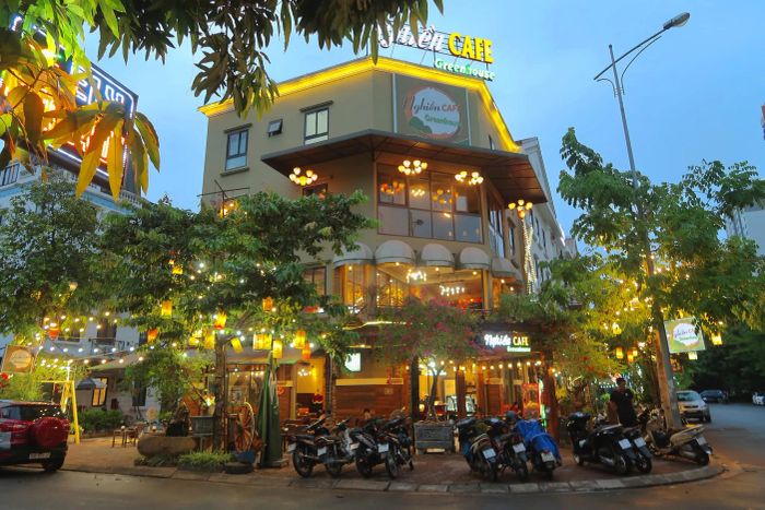 Không gian xanh mát tại Nghiền Cafe GreenHouse