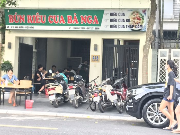 Hình ảnh tô bún riêu cua vàng ươm hấp dẫn tại Bún Riêu Cua Bà Nga