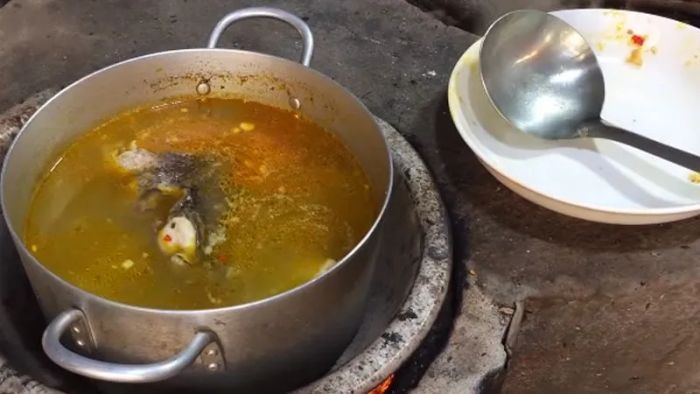 huong-dan-nau-canh-chua-ca-loc-5