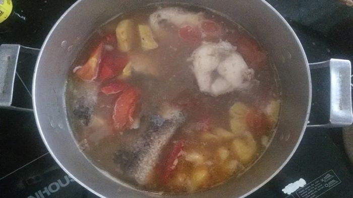 huong-dan-nau-canh-chua-ca-loc-cuoi