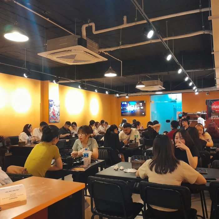 Chicken BROS - Không gian ấm cúng phong cách Hàn