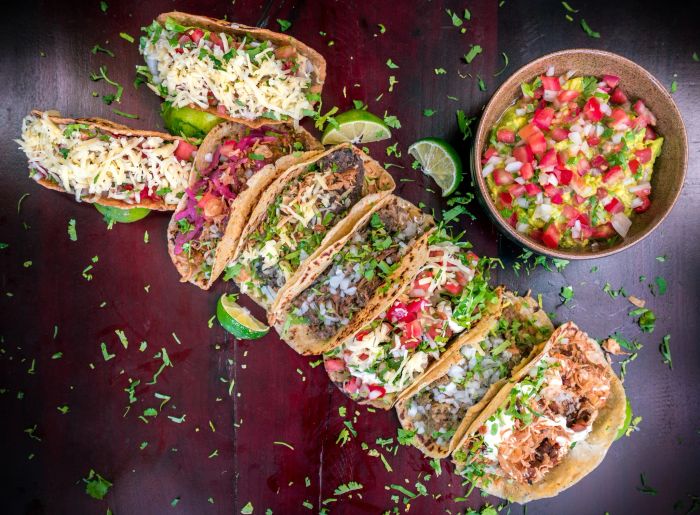 Không gian ấm cúng và món ăn bắt mắt tại Anita's Cantina