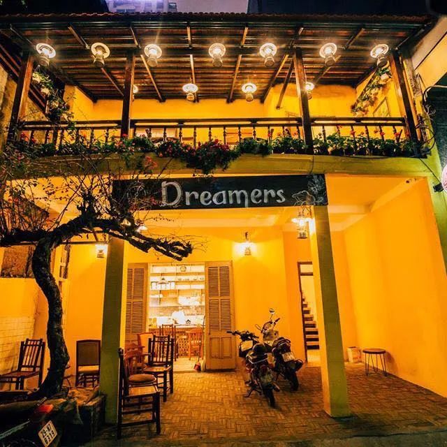 Không gian ấm cúng tại Tiny Cafe