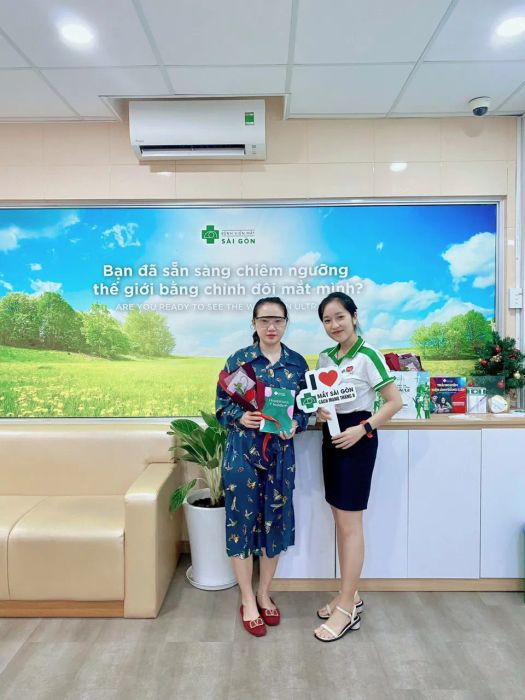 Hình ảnh đội ngũ y bác sĩ chuyên môn cao tại Bệnh Viện Mắt Sài Gòn