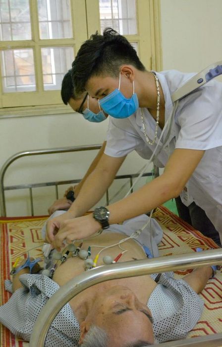 Hình ảnh sinh viên thực hành tại Trường Cao Đẳng Y Tế Hà Nội