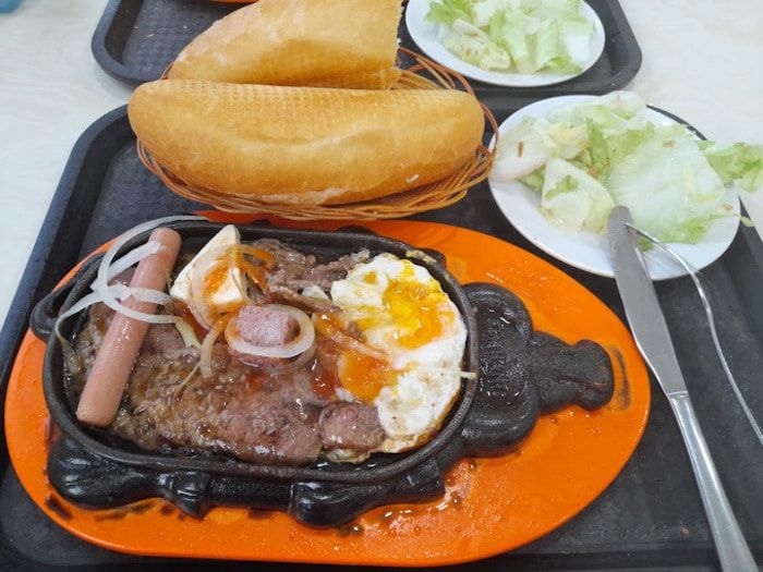 Bò Beefsteak Việt - Nơi hội tụ hương vị thượng hạng trong không gian ẩm thực sang trọng