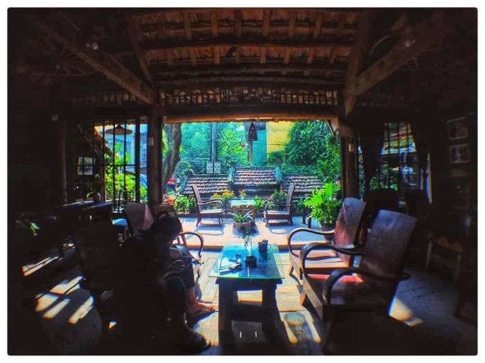 Góc thư giãn đậm chất vintage giữa lòng Hà Nội